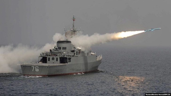 Момент пуска иранской ракеты по своему кораблю попал на видео – ВИДЕО