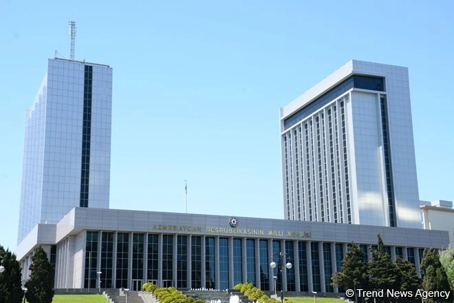В Азербайджане к рассмотрению на заседании Милли меджлиса рекомендованы поправки в 14 законов