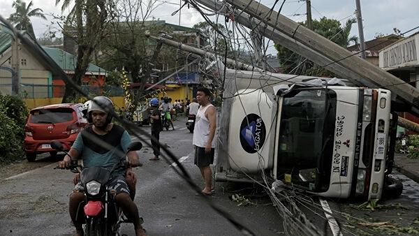На Филиппинах эвакуировали более 300 тысяч человек из-за тайфуна