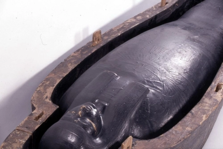 Раскрыта тайна черной жидкости из древнеегипетского саркофага