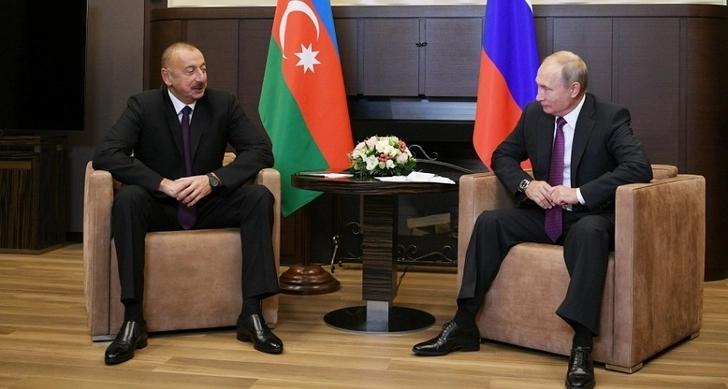 Владимир Путин поздравил Ильхама Алиева с Днем Республики