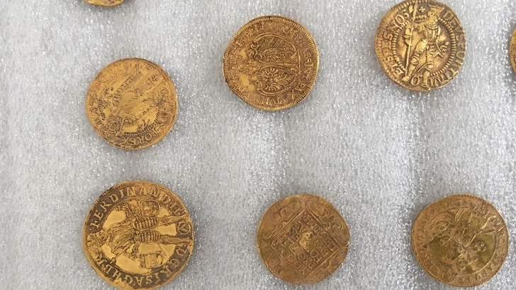 В Чехии нашли «неисчислимый» золотой клад Тридцатилетней войны – ФОТО