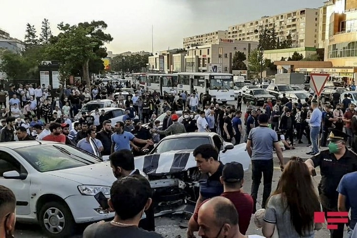 В Баку столкнулись два автомобиля, трое пострадавших – ФОТО