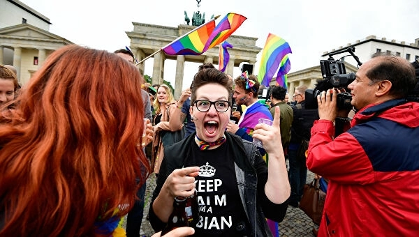 В Германии законодательно запретили лечить гомосексуальность