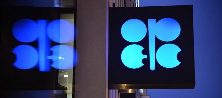 Страны ОПЕК договорились продлить сокращение добычи нефти на месяц