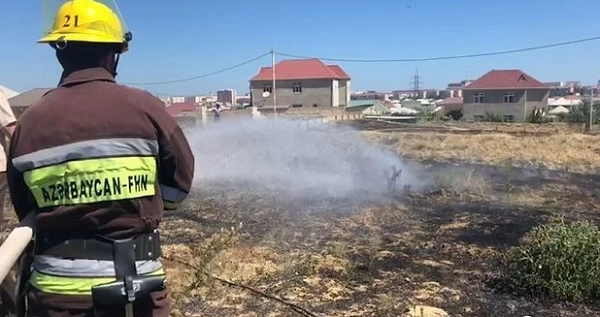 В Абшеронском районе произошел пожар - ФОТО/ВИДЕО
