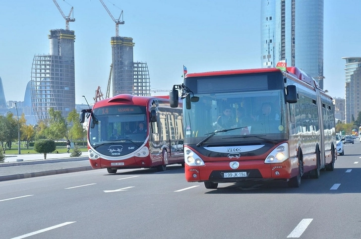 В бакинских автобусах возобновили работу кондиционеров
