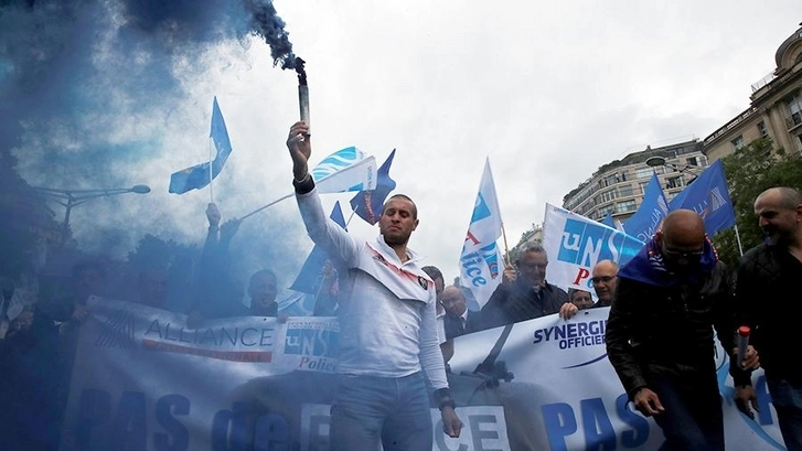 Во Франции прошли акции протеста полицейских