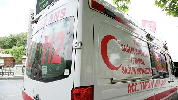 В Турции число пострадавших при землетрясении возросло до 18 человек. Один человек погиб
