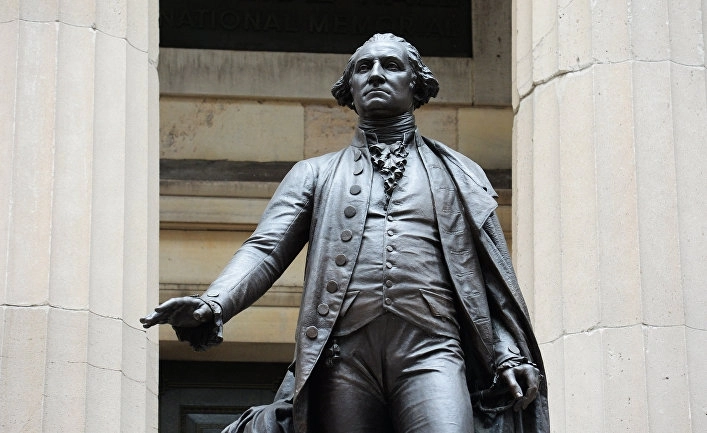 В Портленде вандалы снесли памятник первому президенту США Джорджу Вашингтону