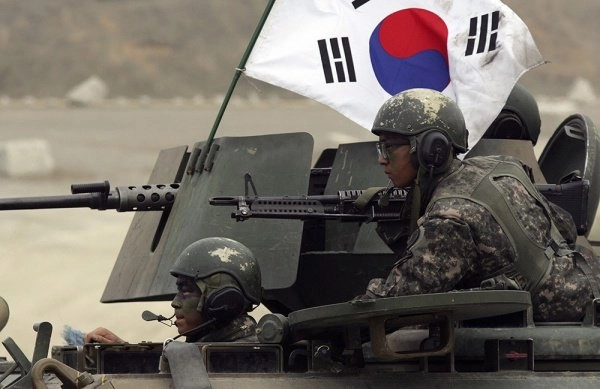 Южная Корея пригрозила военным ответом на запуск КНДР беспилотников