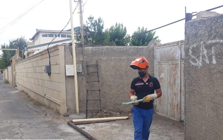 Житель Новханы хотел отремонтировать ворота и оставил 1,2 тыс. абонентов без газа - ФОТО