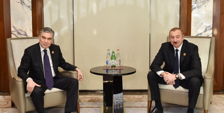 Президент Ильхам Алиев позвонил по телефону Гурбангулу Бердымухаммедову