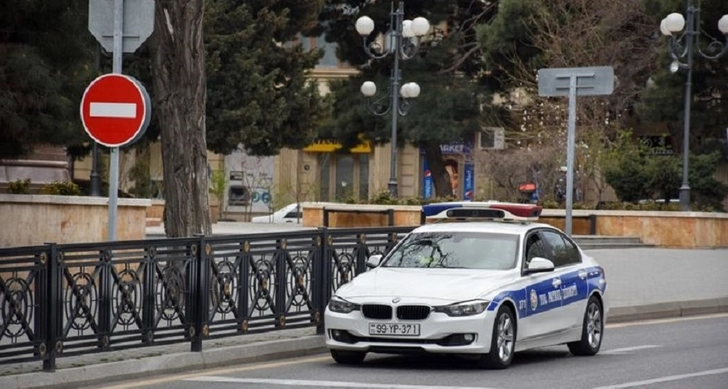 В Азербайджане за сутки 800 автомобилей пытались проехать через посты вопреки положениям карантина
