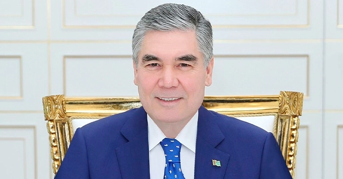 Президент Туркменистана отправил правительство в отпуск