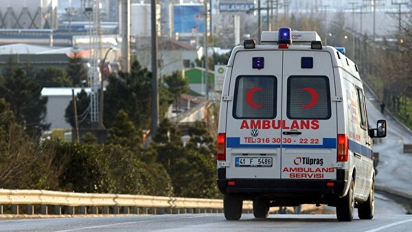 Пассажирский автобус перевернулся на северо-западе Турции