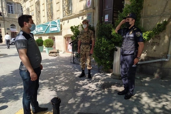 Бакинская полиция проводит рейды - ФОТО