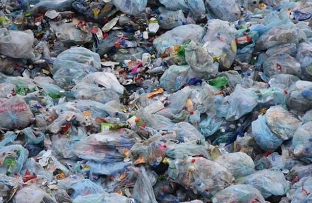 Видеокадры уборки мусора в Барде возмутили пользователей соцсетей - ВИДЕО