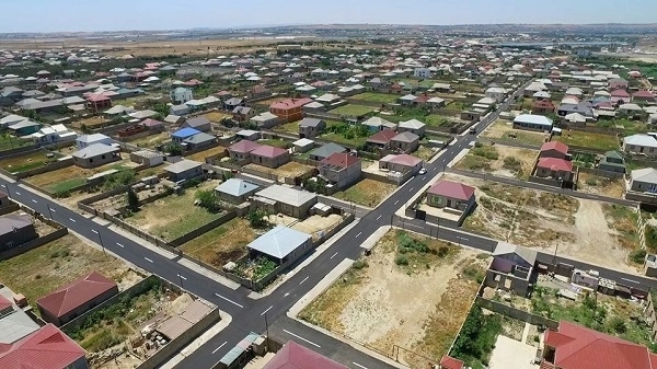 В бакинском поселке отремонтируют улицы и дороги - ФОТО