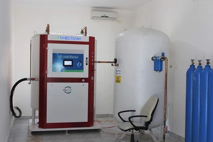 В Учебно-терапевтической клинике АМУ запущен новый кислородный генератор - ФОТО