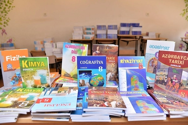 Стало известно, сколько видов учебников будет издано в Азербайджане к новому учебному году