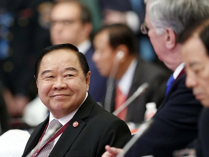 В Таиланде вице-премьер и три министра подали в отставку