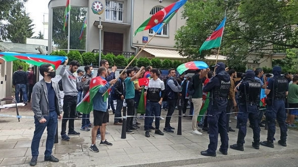 Азербайджанцы мира проводят акции протеста - ВИДЕО