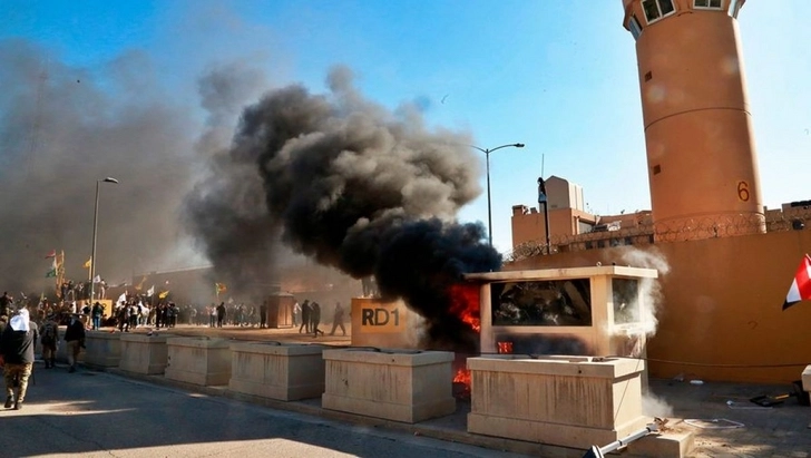 Две ракеты разорвались рядом с посольством США в центре Багдада