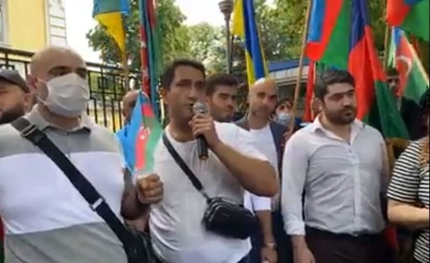 Азербайджанская диаспора провела акцию протеста перед представительством ООН в Украине - ВИДЕО