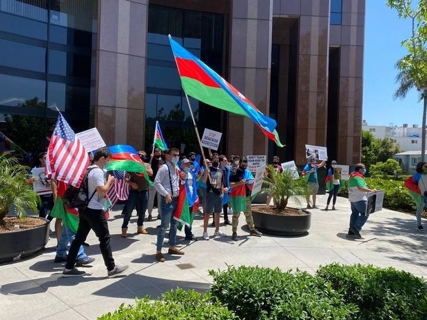 В США армяне напали на азербайджанцев. Есть пострадавшие - ФОТО/ВИДЕО