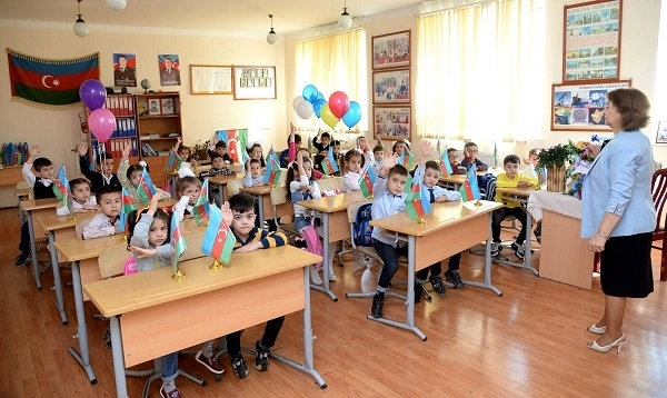 В Баку в связи с приемом в первый класс поступило свыше 44 тысяч электронных обращений