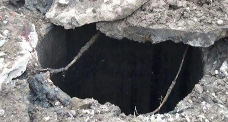 В Баку рабочий погиб под насыпью грунта