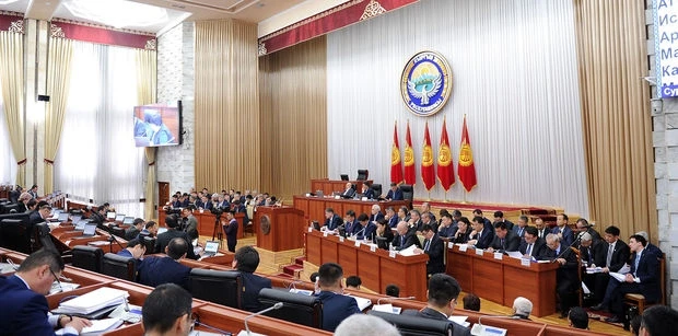 Новое правительство Кыргызстана принесло присягу