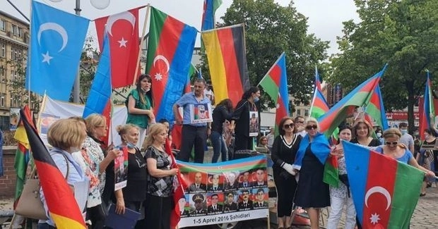 В Ганновере прошел митинг в поддержку азербайджанской армии