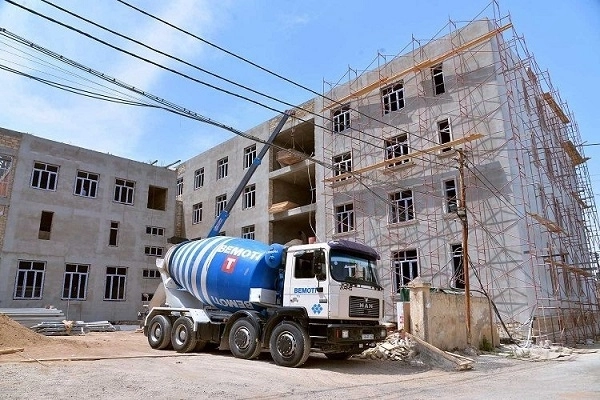 В Баку строят и капитально ремонтируют школы