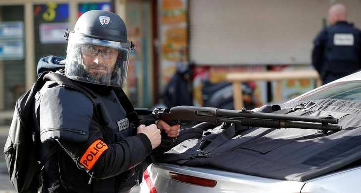 Полиция задержала захватившего заложников на севере Франции