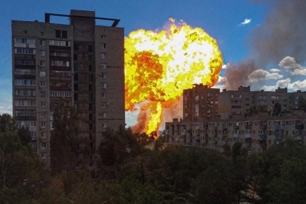 В Волгограде на автозаправочной станции взорвалась цистерна с газом - ФОТО/ВИДЕО