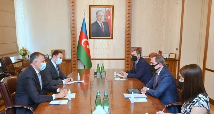 Глава МИД встретился с послом Грузии в Азербайджане