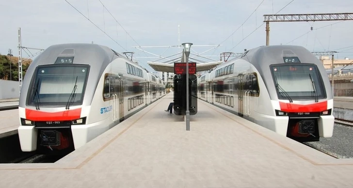 Названы сроки реализации в Азербайджане проекта бесконтактной оплаты за проезд в пригородных поездах