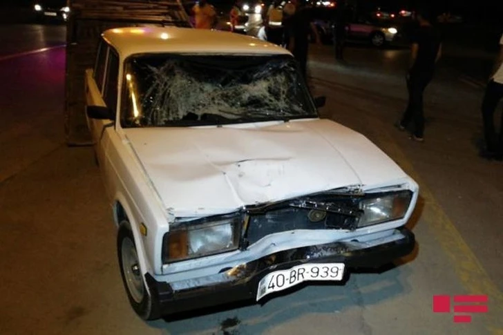 На трассе Баку-Сумгайыт автомобиль насмерть сбил пешехода - ФОТО