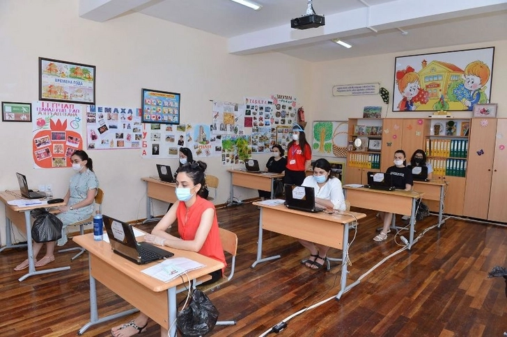 В Азербайджане начинается выбор вакансий учителей по трем школьным предметам