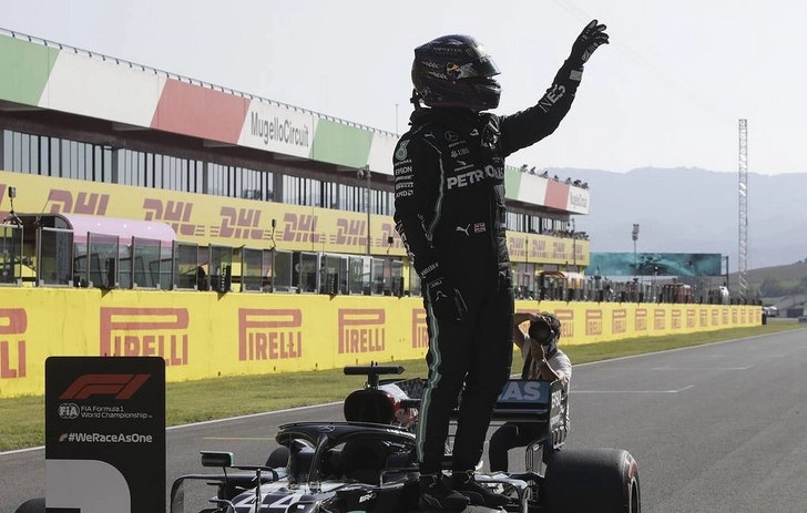 Пилот «Мерседеса» Хэмилтон выиграл квалификацию Гран-при Тосканы «Формулы-1»