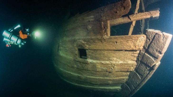 В Балтике найден идеально сохранившийся голландский корабль XVII века – ФОТО