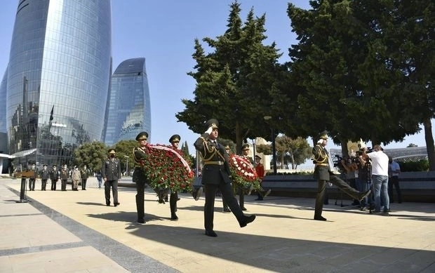 Состоялась памятная церемония по случаю 102-й годовщины освобождения Баку от оккупации - ФОТО