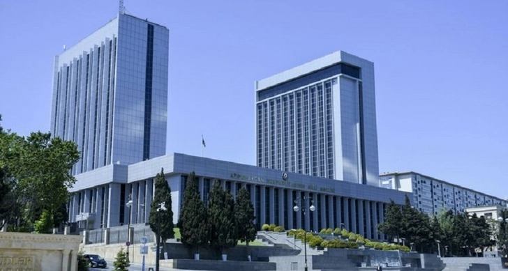 В парламенте Азербайджана пройдут слушания по акту о помиловании и амнистии