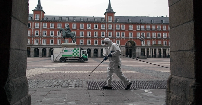 В ряде районов Мадрида снова введут коронавирусные ограничения