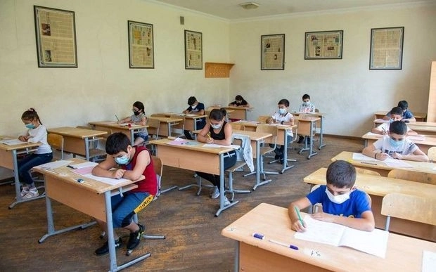 Родителей азербайджанских школьников обязали давать расписку - ФОТО