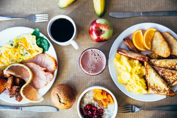 Эксперты назвали идеальный завтрак для похудения