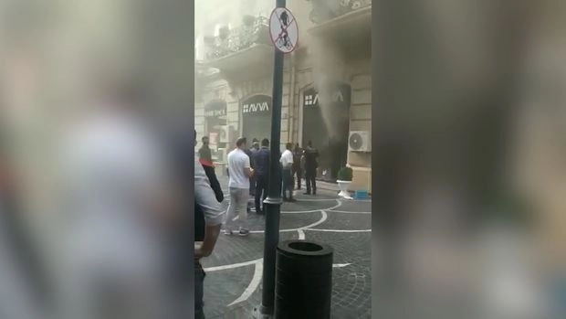 Пожар в центре Баку потушен – ОБНОВЛЕНО - ВИДЕО