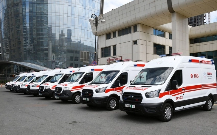 Нахчыванской Автономной Республике переданы автомобили скорой помощи